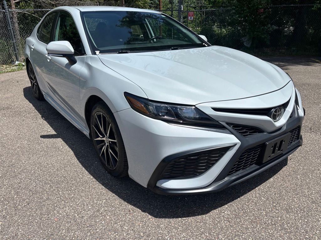 Used 2023 Ice Toyota SE image 11