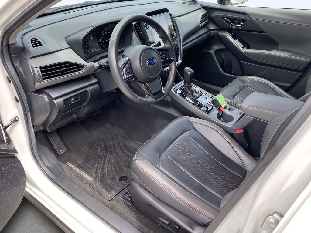 Used 2024 Crystal White Pearl Subaru Limited image 9