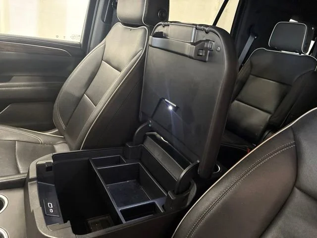 Used 2022 Black Chevrolet Premier image 27