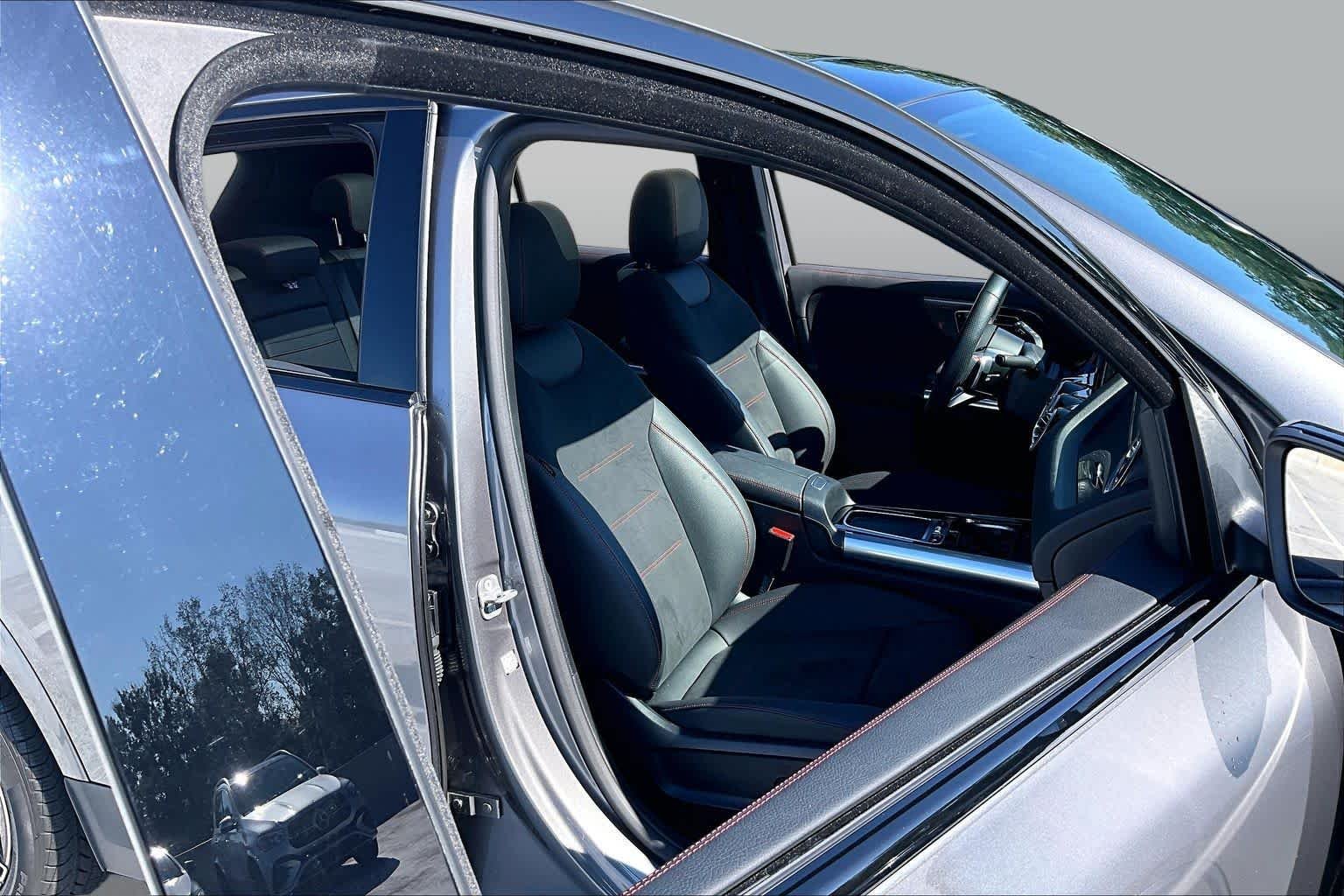 Used 2026 Mountain Grey Metallic Mercedes-Benz GLA 250 image 9