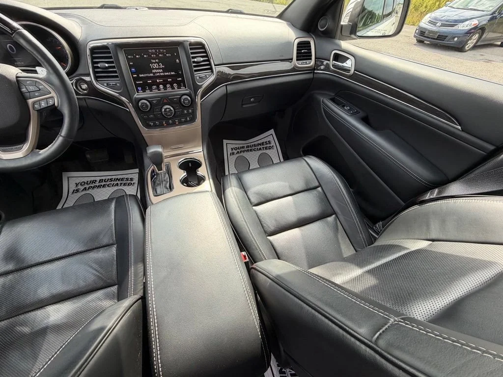 Used 2017 Bright White Clea Jeep Overland image 12