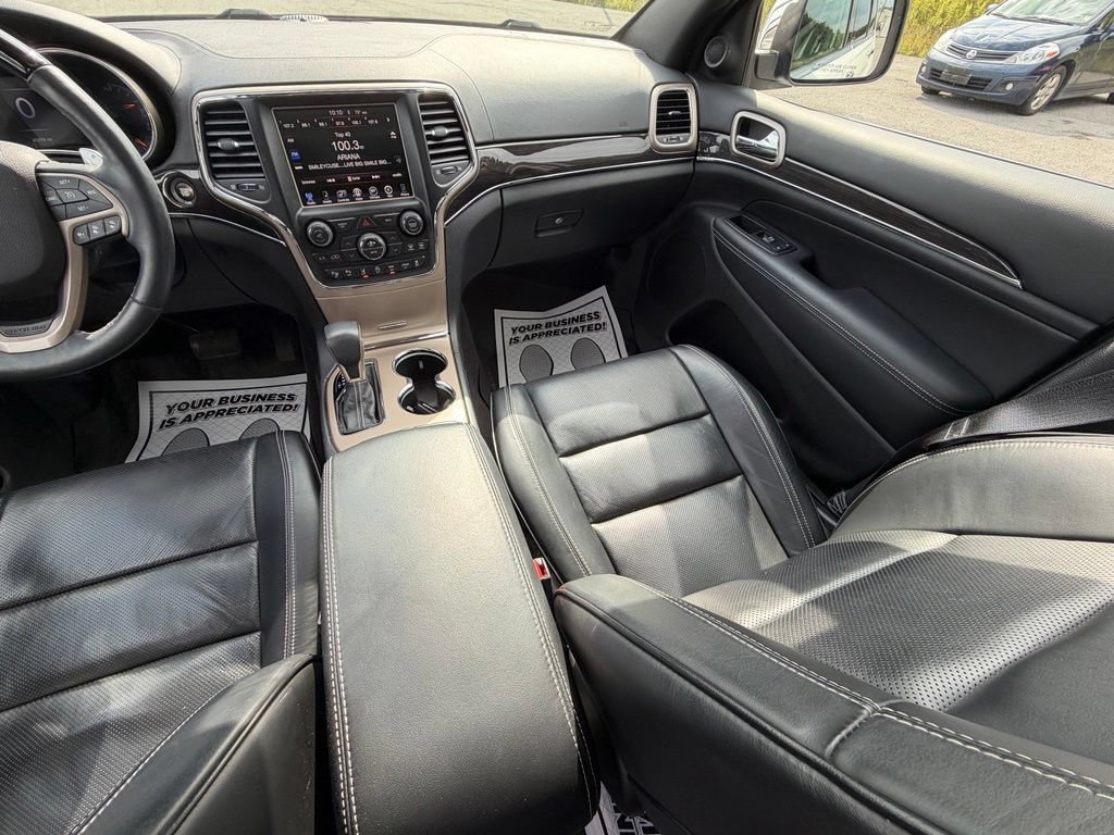 Used 2017 Bright White Clea Jeep Overland image 12