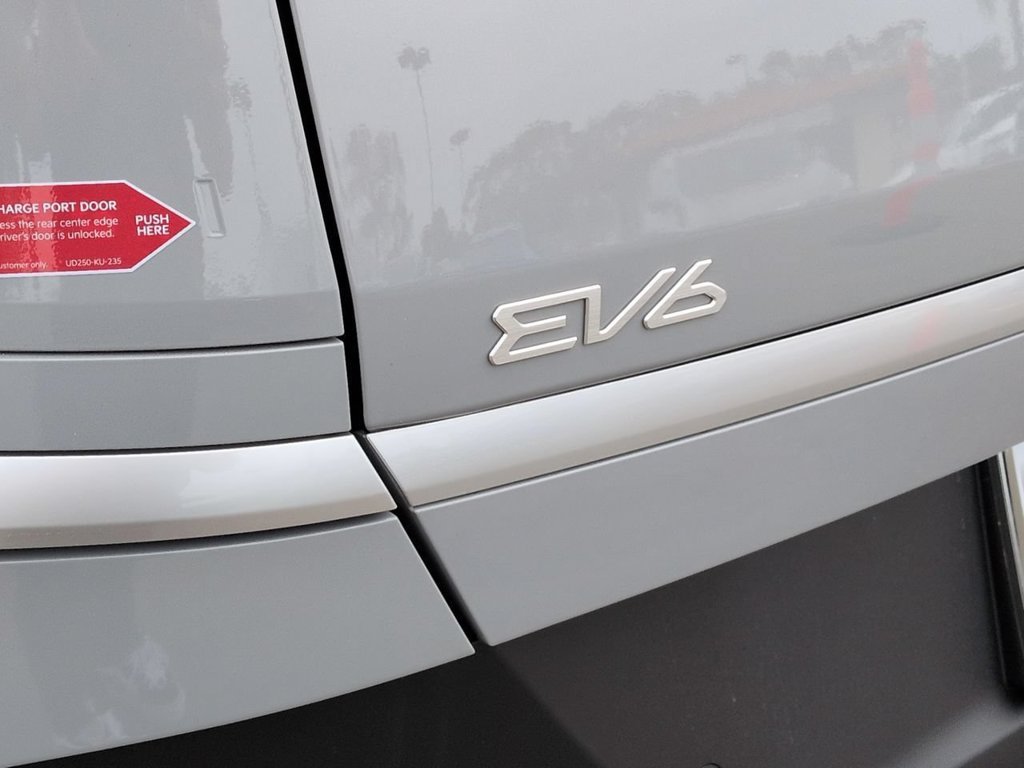 New 2026 Wolf Gray Kia LIGHT image 33