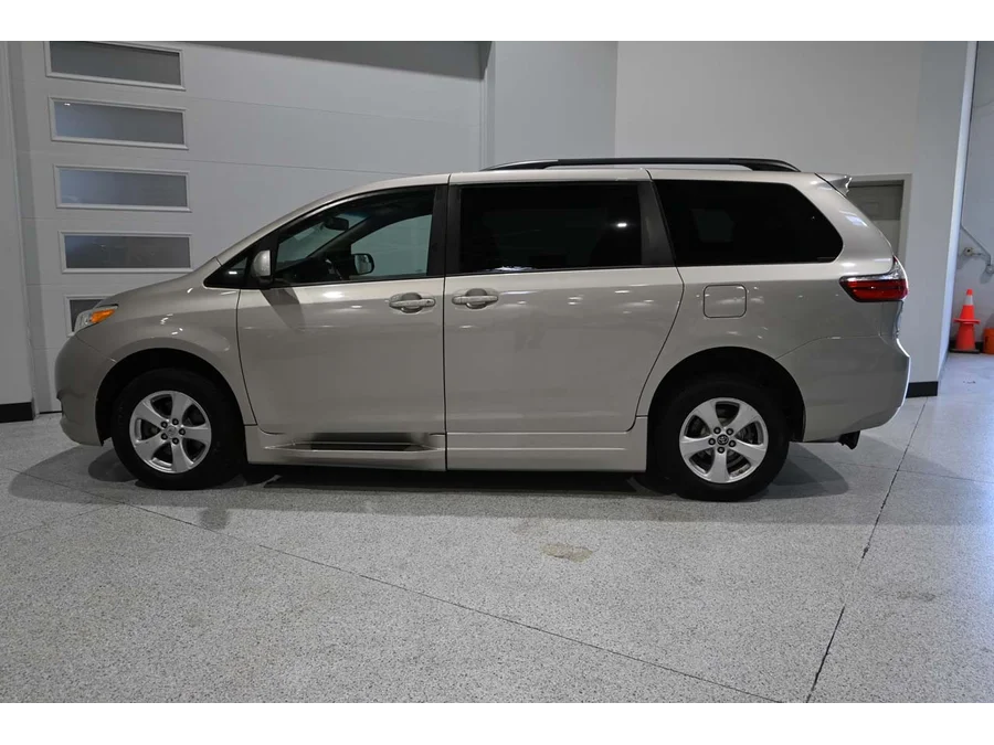 Used 2015 GOLD Toyota LE Mobility Handicap Van image 9