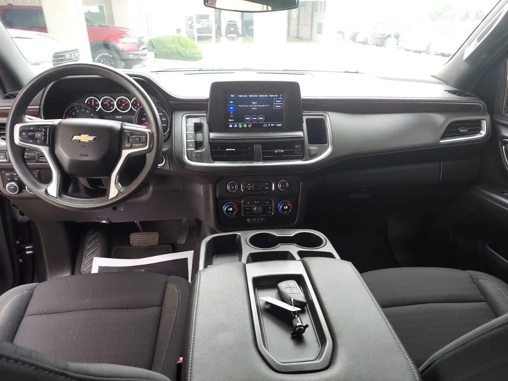 Used 2023 Gray Chevrolet Commercial Flee image 18