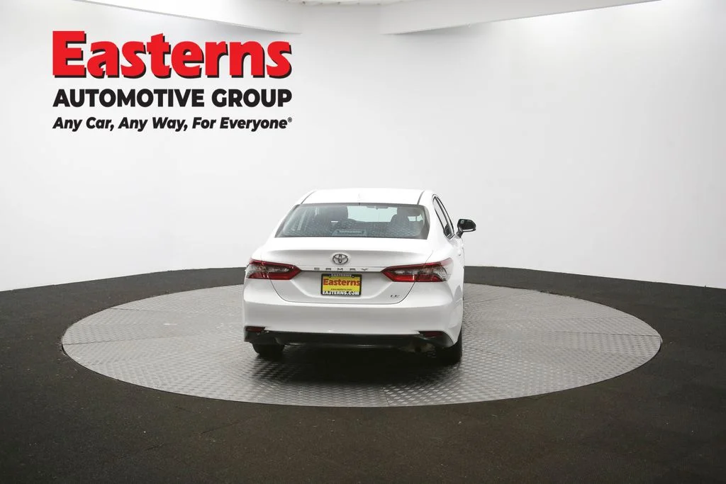 Used 2022 White Toyota LE image 34