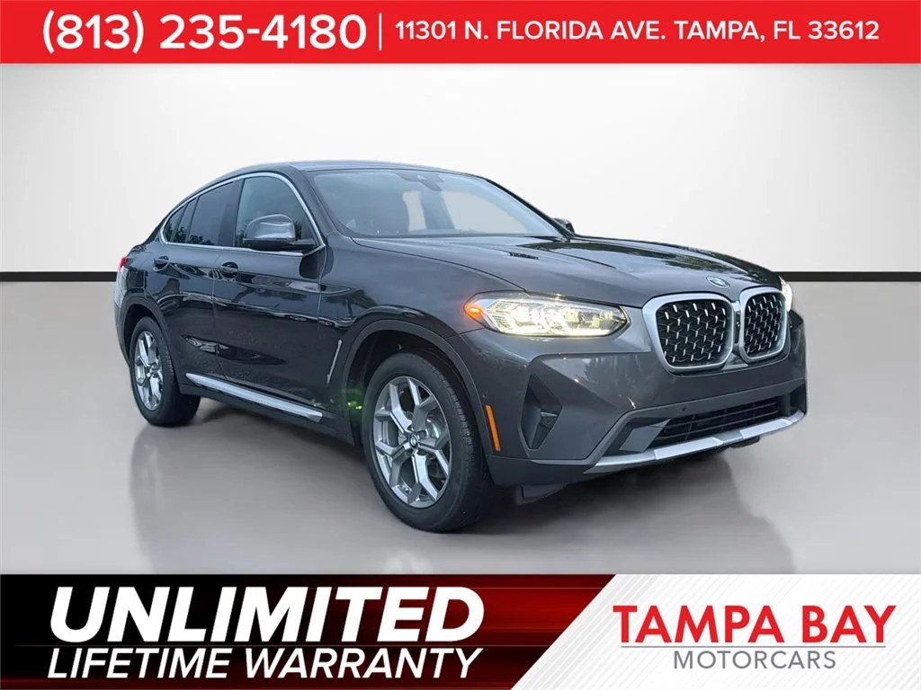 Used 2025 Gray BMW xDrive30i image 1