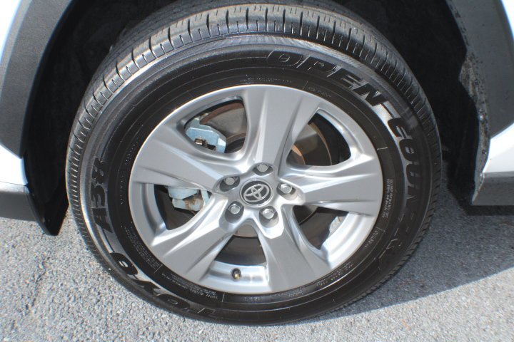 Certified Used 2025 Ice Cap Toyota Hybrid LE image 5