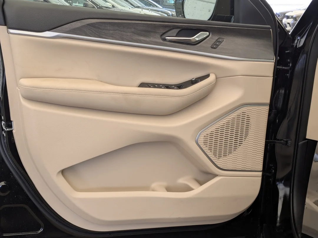 New 2026 Black Jeep Limited - - 4x4 - Panoramic Sunroof - Luxury Tech II - 9 Amplified Speakers - Remote Start & More! image 12