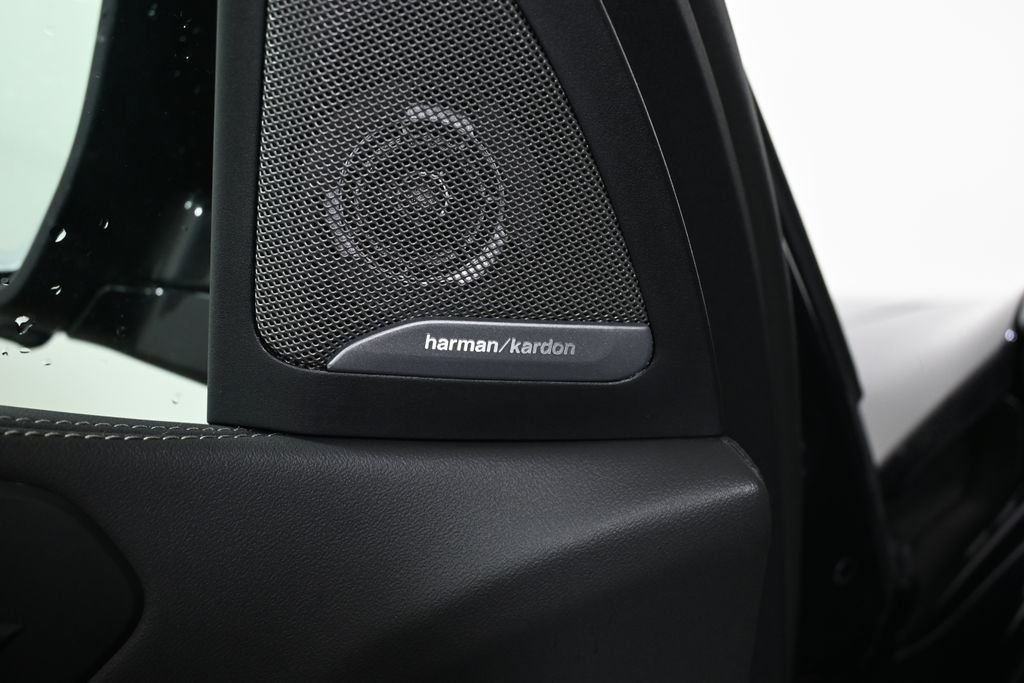 New 2026 Carbon Black Metallic BMW xDrive40i image 29