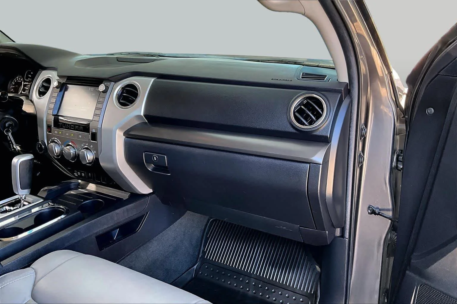 Used 2020 Magnetic Grey Metallic Toyota SR5 image 19