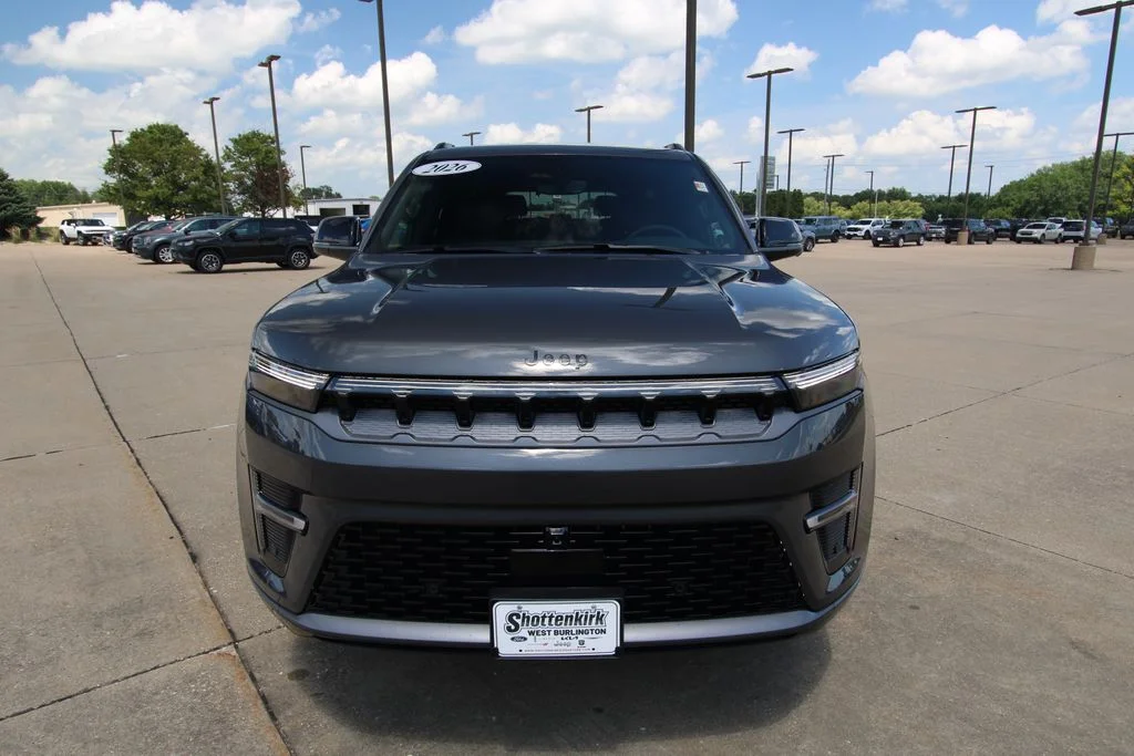 New 2026 Baltic-Gray Metallic Clear-Coat Exterior Paint Jeep Limited Altitude image 2