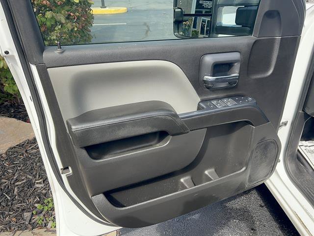 Used 2018 SUMMIT WHITE Chevrolet Work Truck image 10