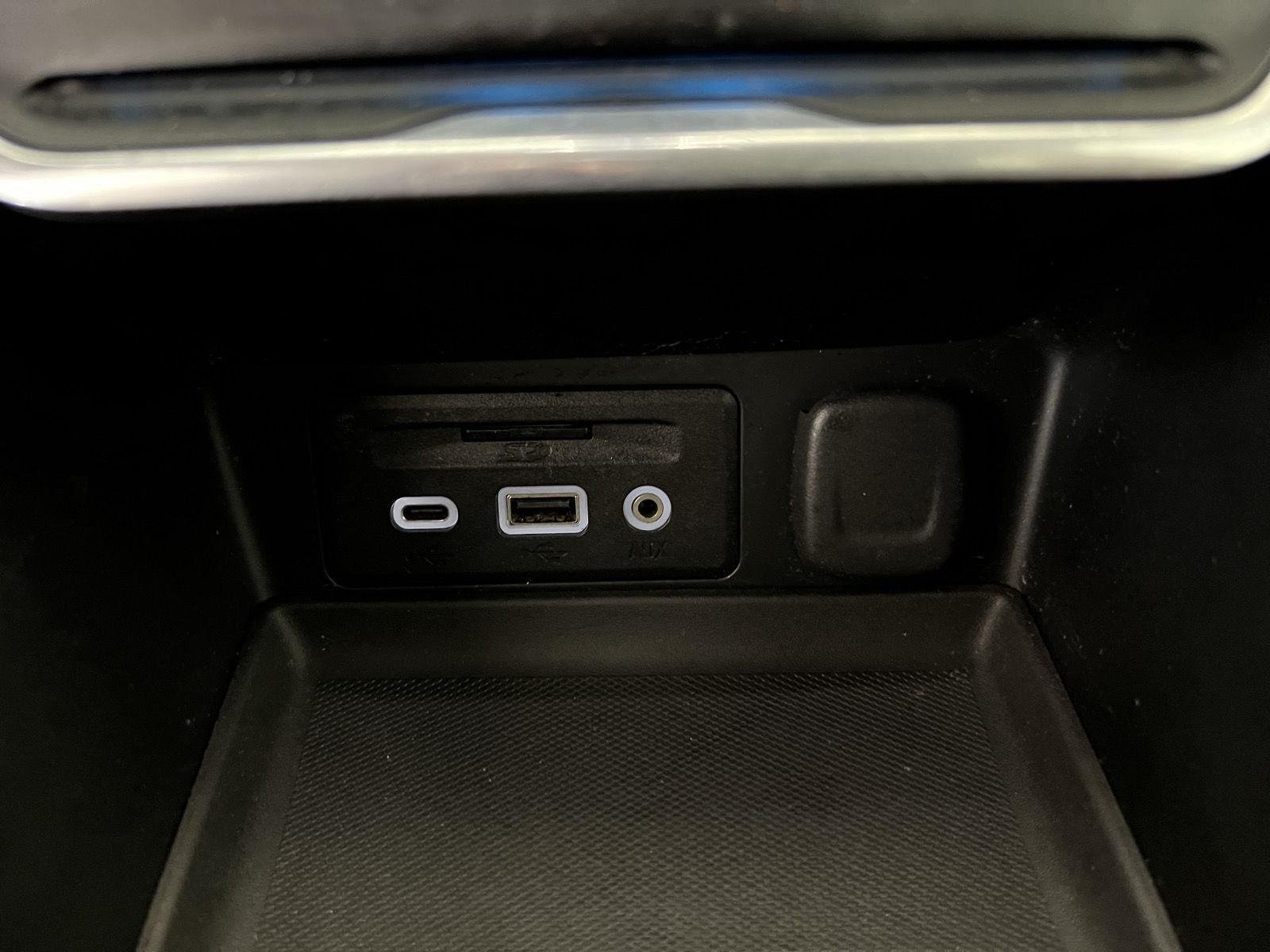 Used 2018 Red Quartz Tintcoat GMC Denali image 17