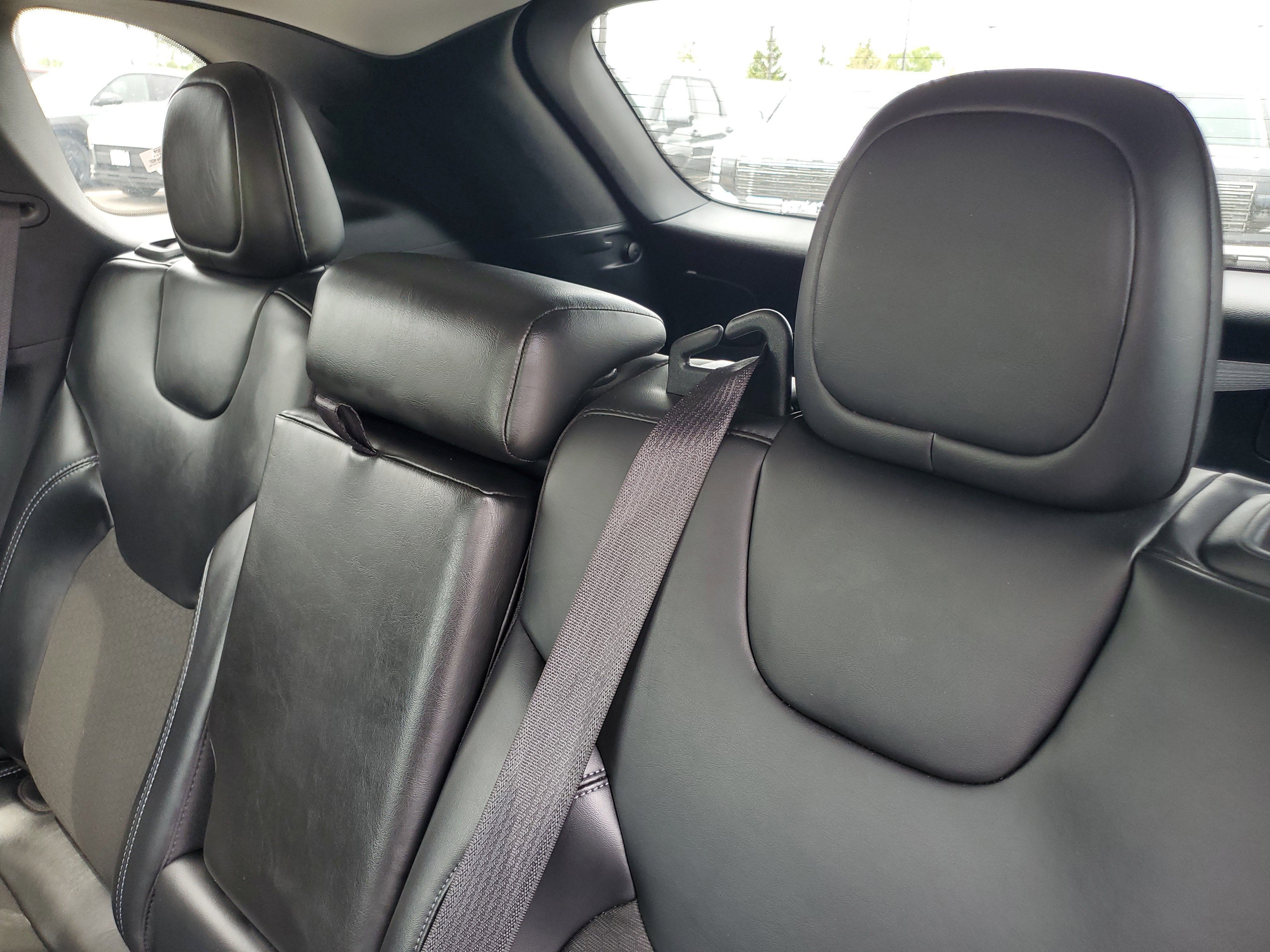 Used 2020 Diamond Black Crystal Pearlcoat Jeep Latitude Plus image 12