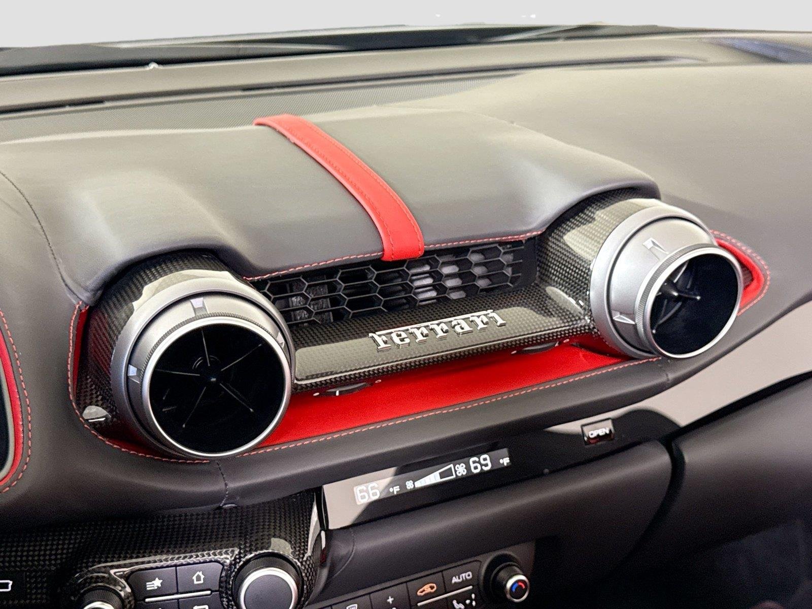 Used 2021 Nero Ferrari  image 19