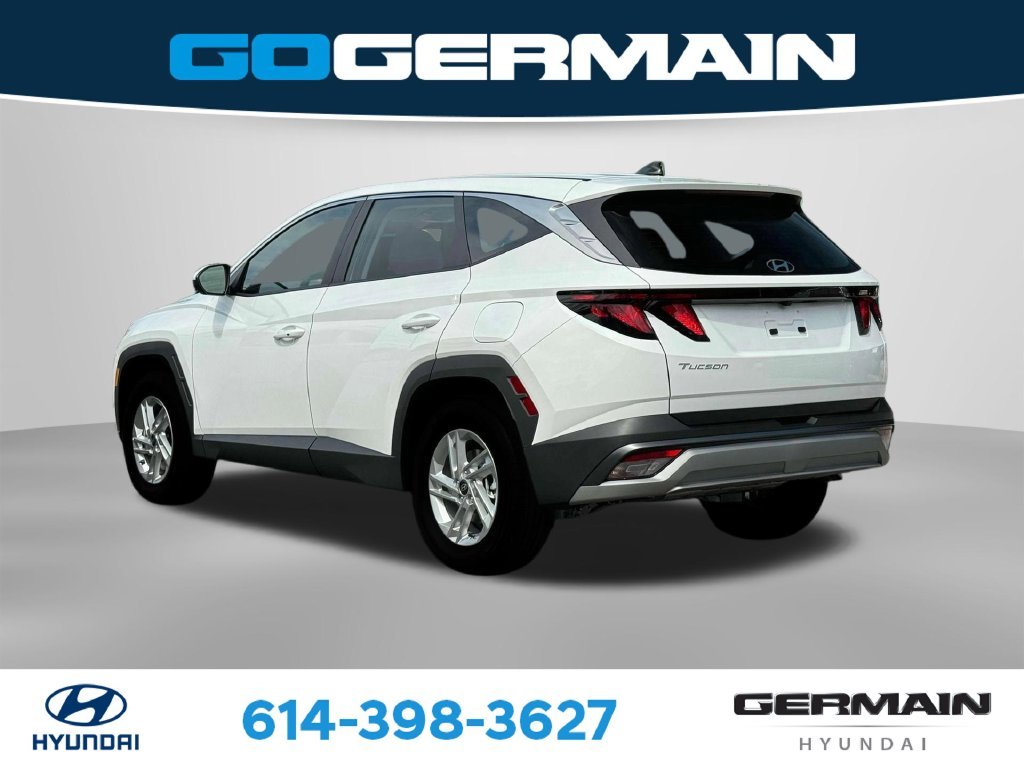 Used 2025 White Hyundai SE image 8