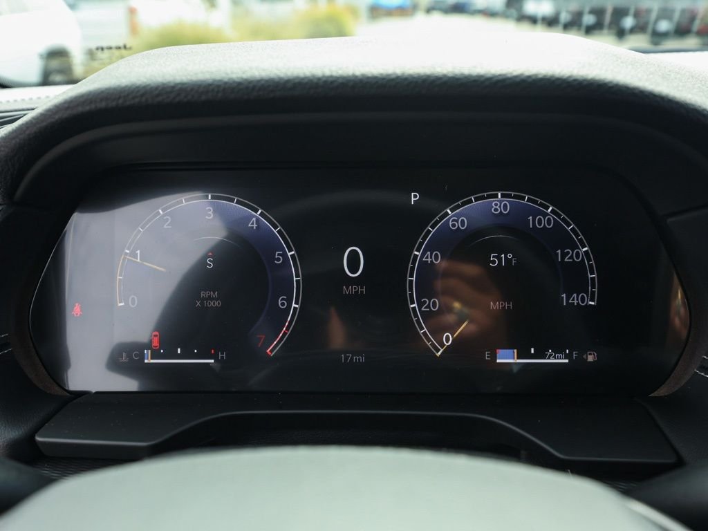 New 2026 Bright White Clear-Coat Exterior Paint Jeep Laredo image 27