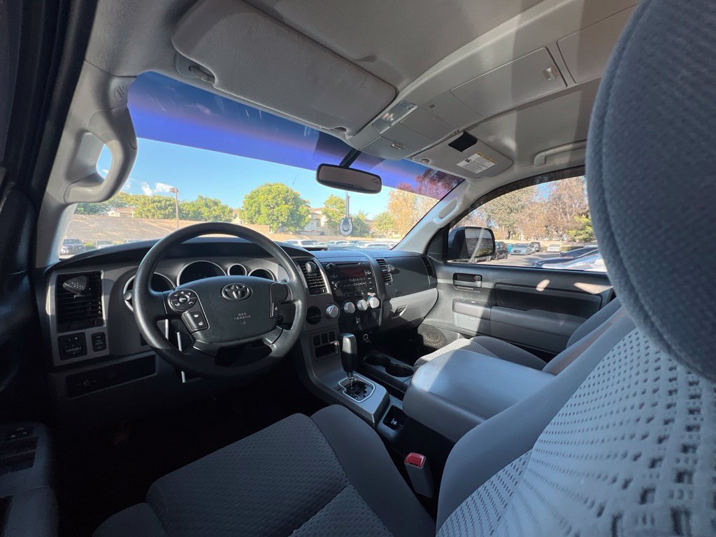 Used 2013 Super White Toyota Grade image 11