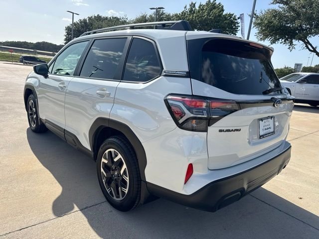 Used 2025  Subaru Premium image 5