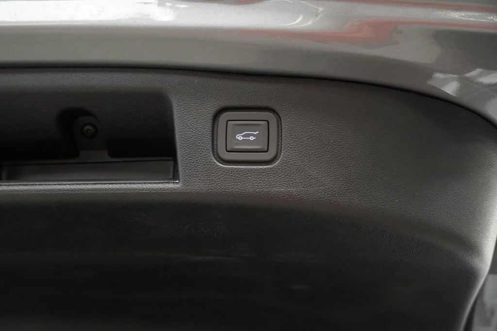 New 2026 Sterling Gray Metallic Chevrolet LT image 25