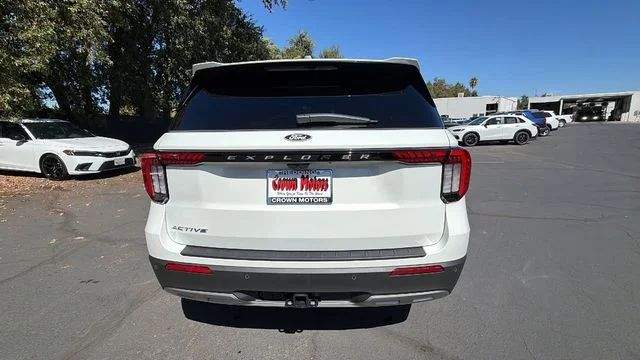 New 2027 White Ford 4DR 4WD ACTIVE image 5