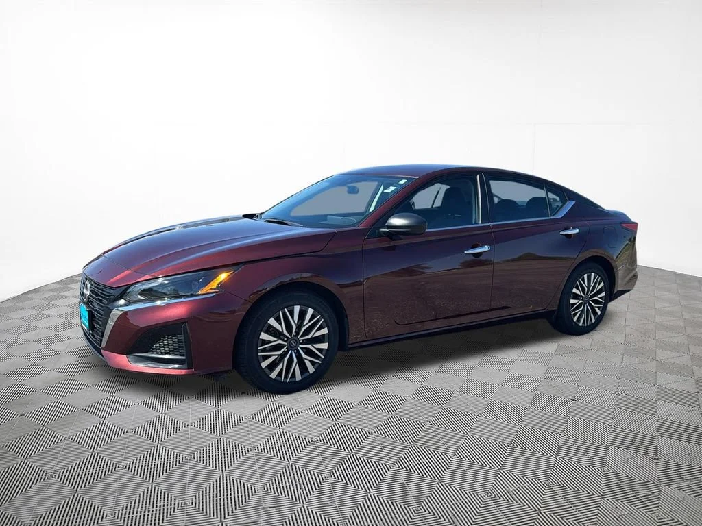 Used 2025 Nissan Altima SV with VIN 1N4BL4DVXSN342662 for sale in Hastings, Minnesota