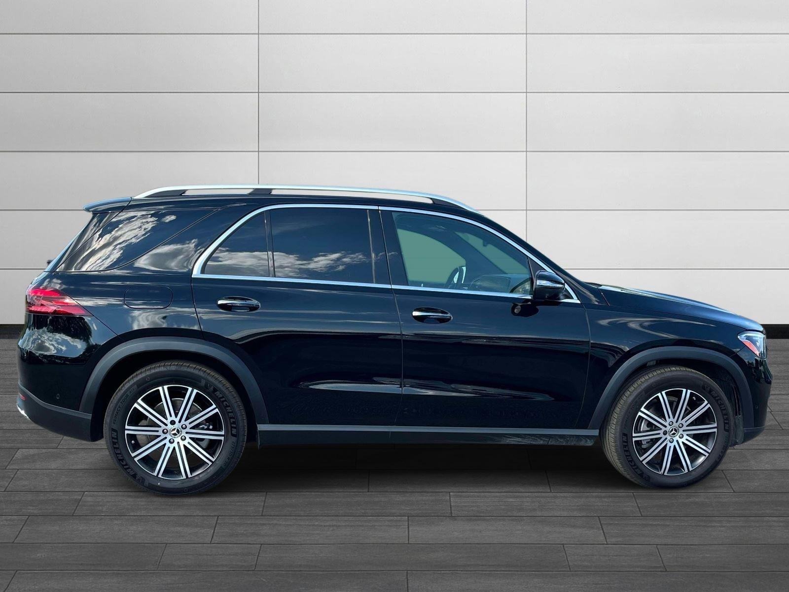 Used 2026 Black Mercedes-Benz GLE 350 image 2