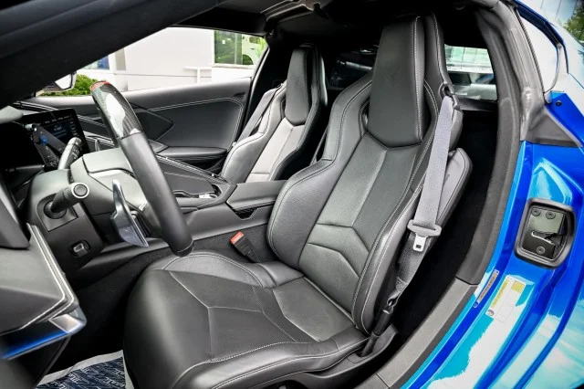Used 2021 BLUE Chevrolet 1LT image 19