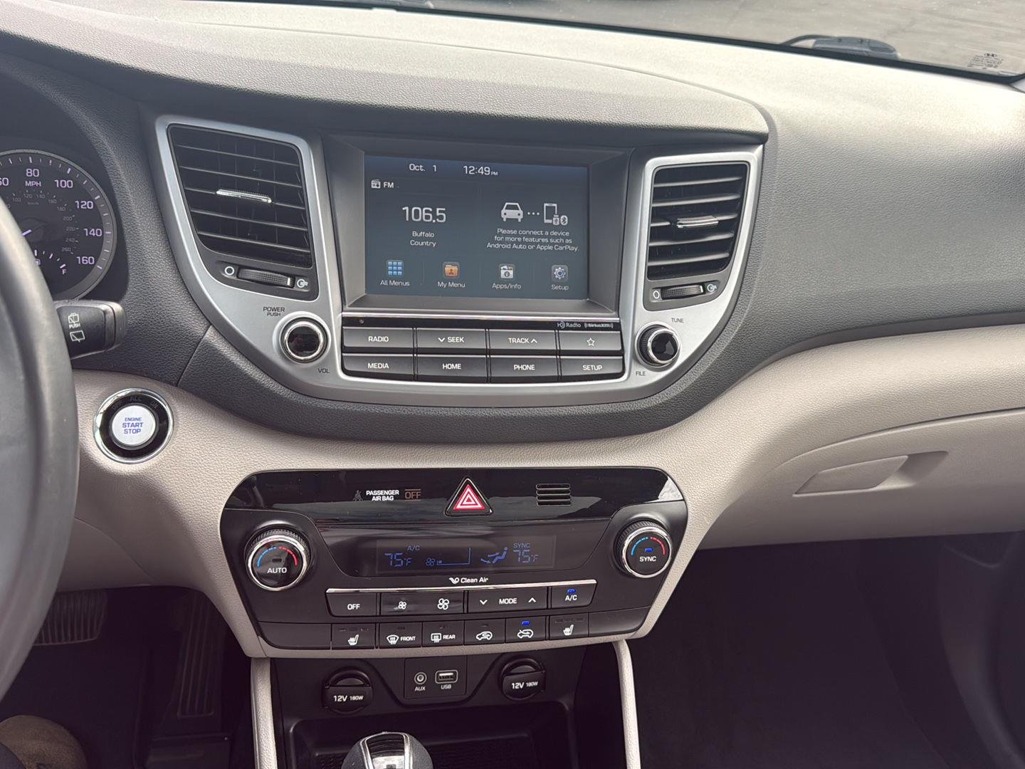 Used 2018 Coliseum Gray Hyundai Value image 11
