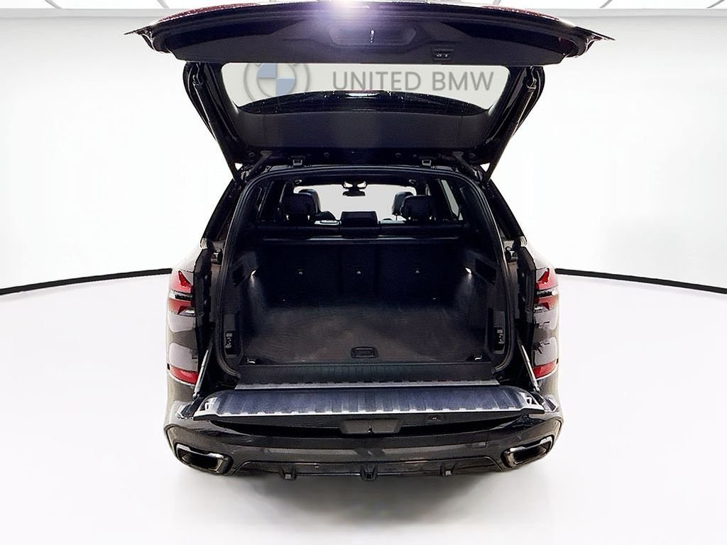 Certified Used 2025 Black Sapphire Metallic BMW xDrive40i image 14