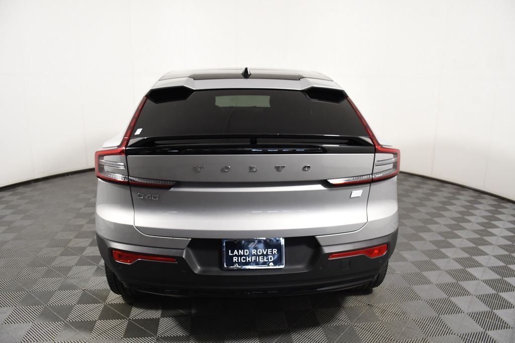Used 2023 Silver Dawn Metallic Volvo Twin Core image 5