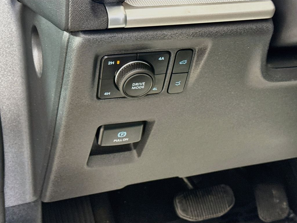 Used 2025 Agate Black Metallic Ford Active image 10