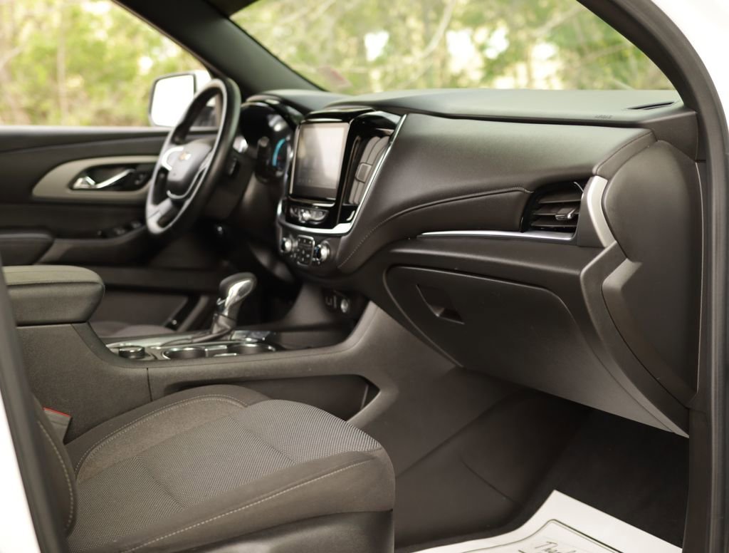 Used 2023 Summit White Chevrolet LT Cloth image 33