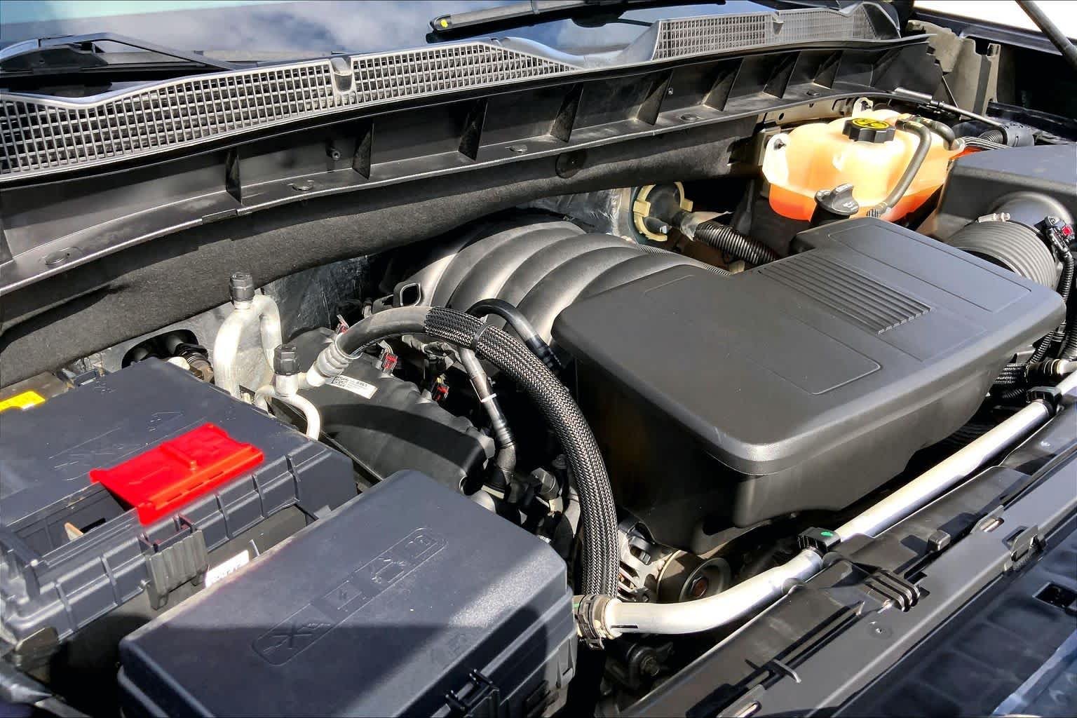 Used 2021 Pacific Blue Metallic GMC Elevation image 32