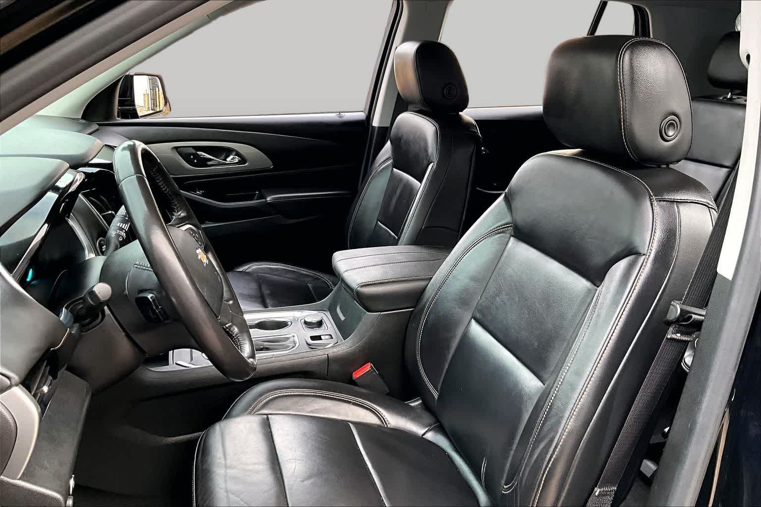 Used 2018 Mosaic Black Metallic Chevrolet LT Leather image 8