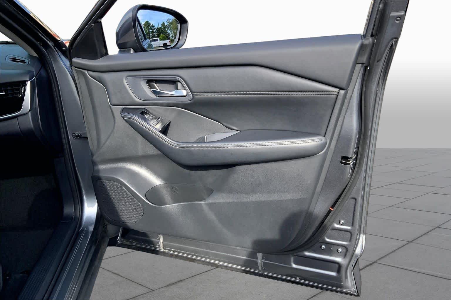 Used 2024 Gun Metallic Nissan SL image 22