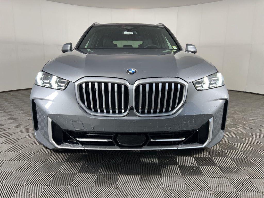New 2026 Skyscraper Grey Metallic BMW xDrive40i image 5