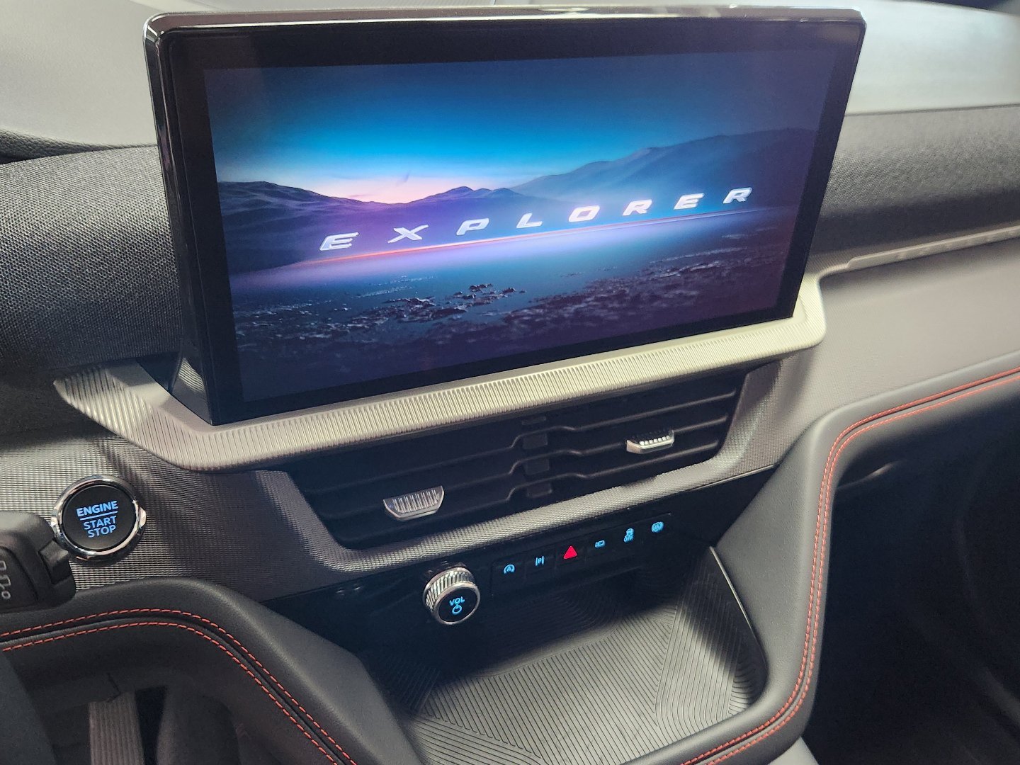 2026 Ford Explorer ST - Photo 15