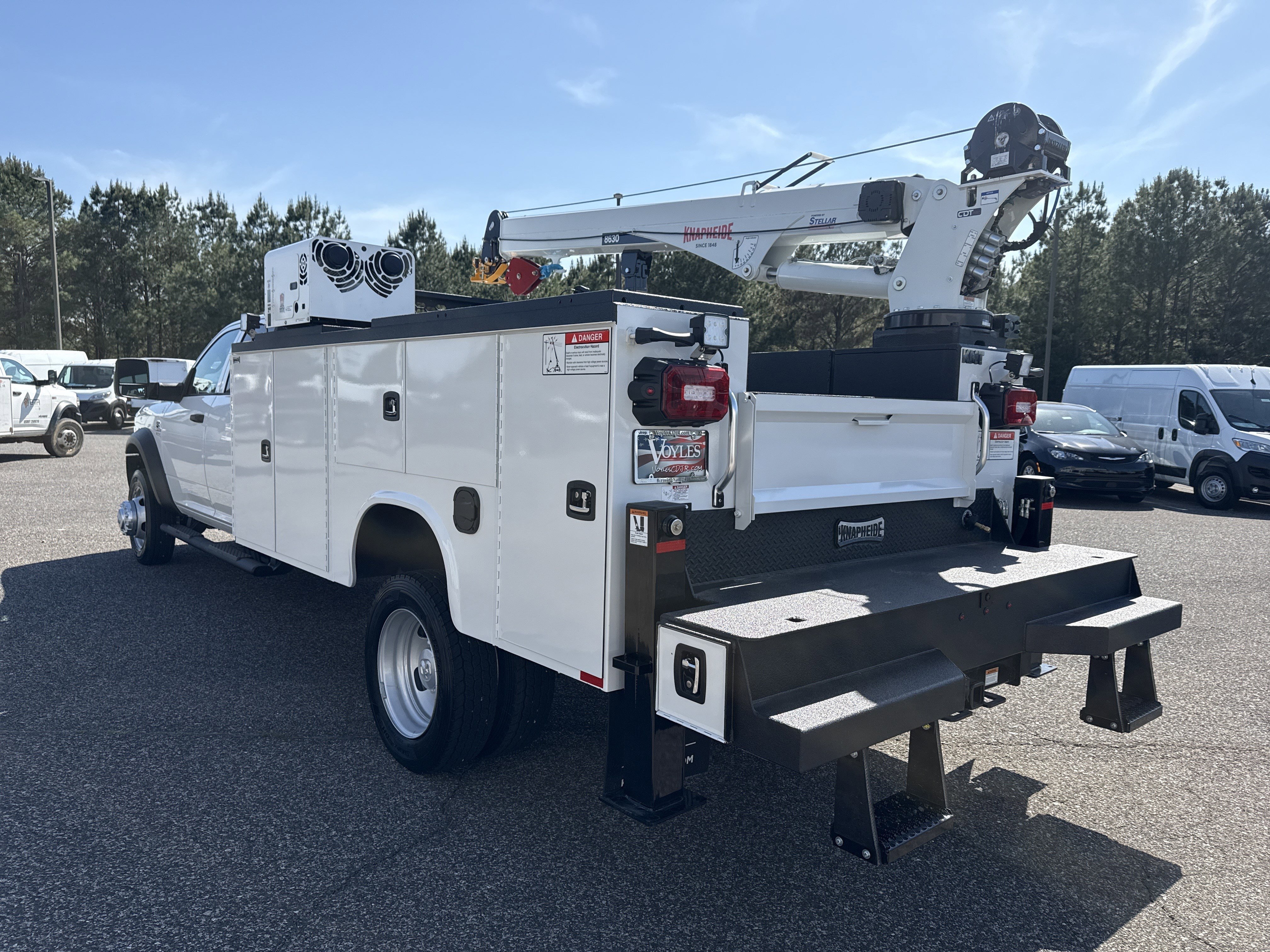 New 2026 Bright White Clear-Coat Exterior Paint RAM Tradesman image 5