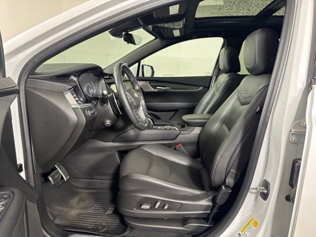 Used 2021 White Cadillac Sport image 11