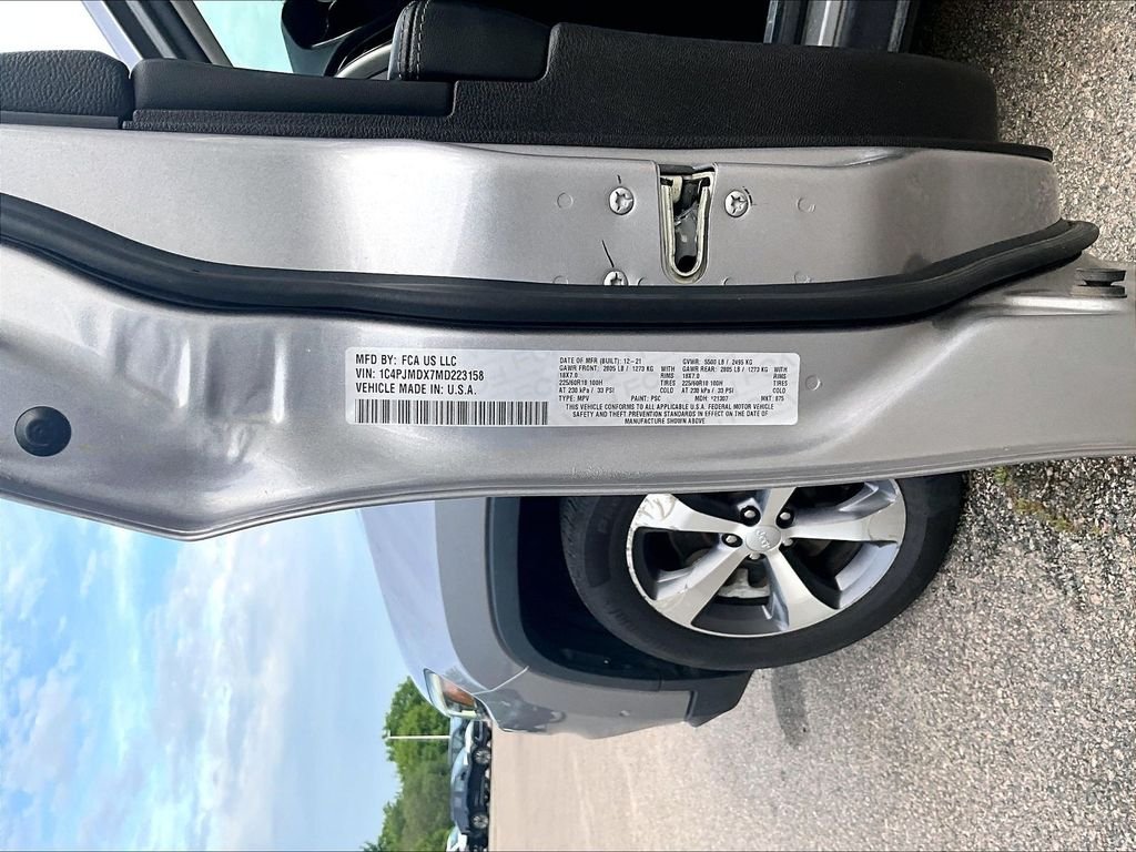 Used 2021 Silver Jeep Limited image 9