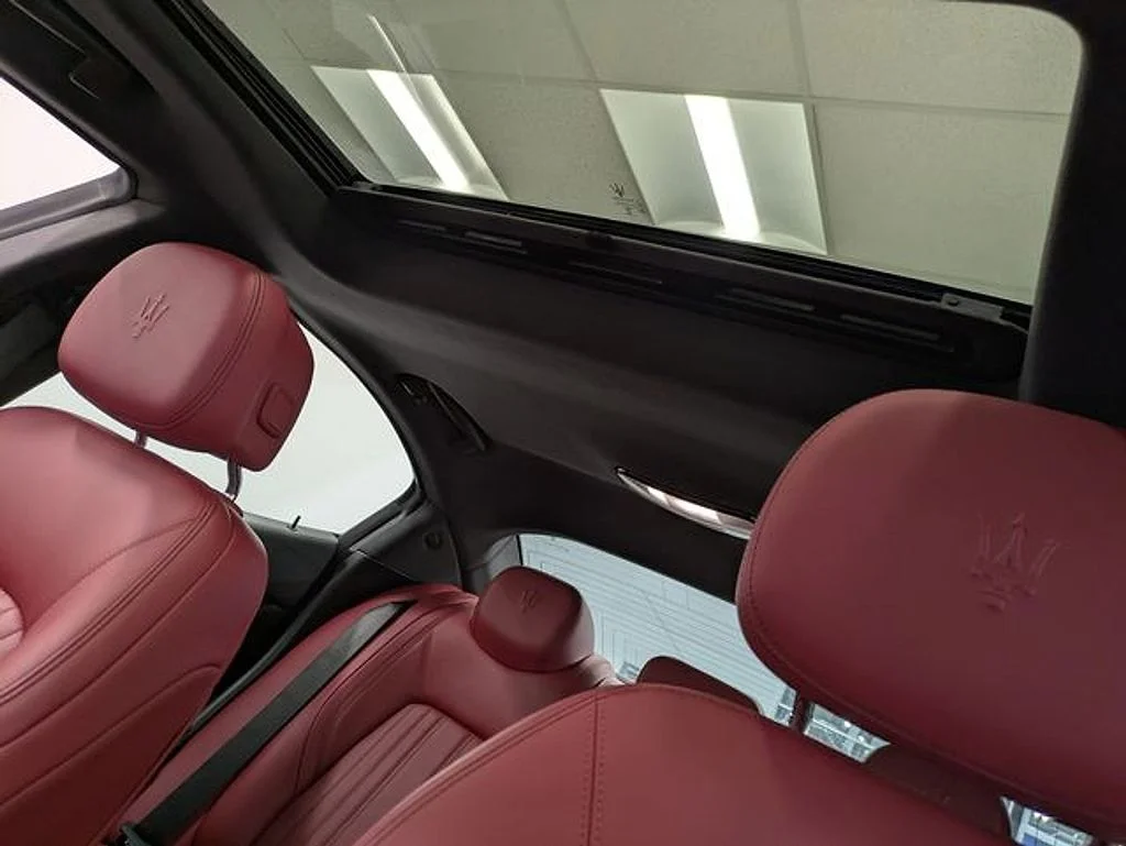 Used 2019  Maserati  image 21