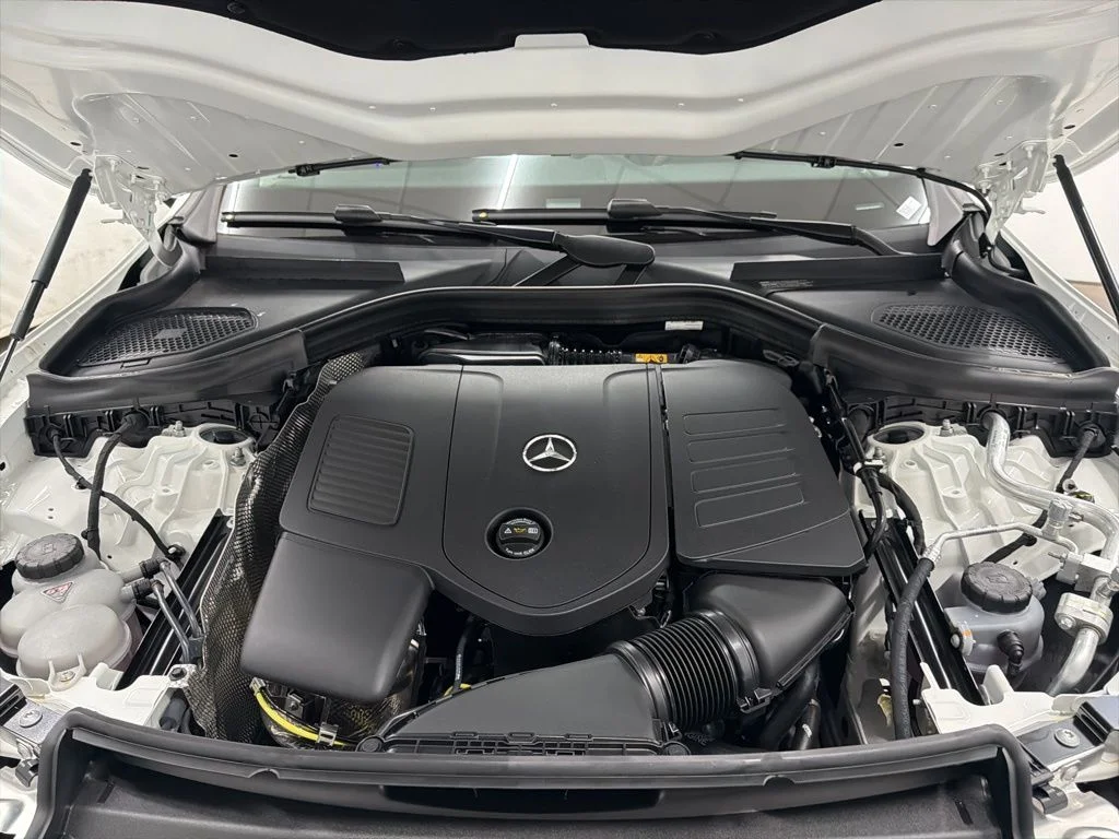 Certified Used 2026 White Mercedes-Benz GLC 300 image 31