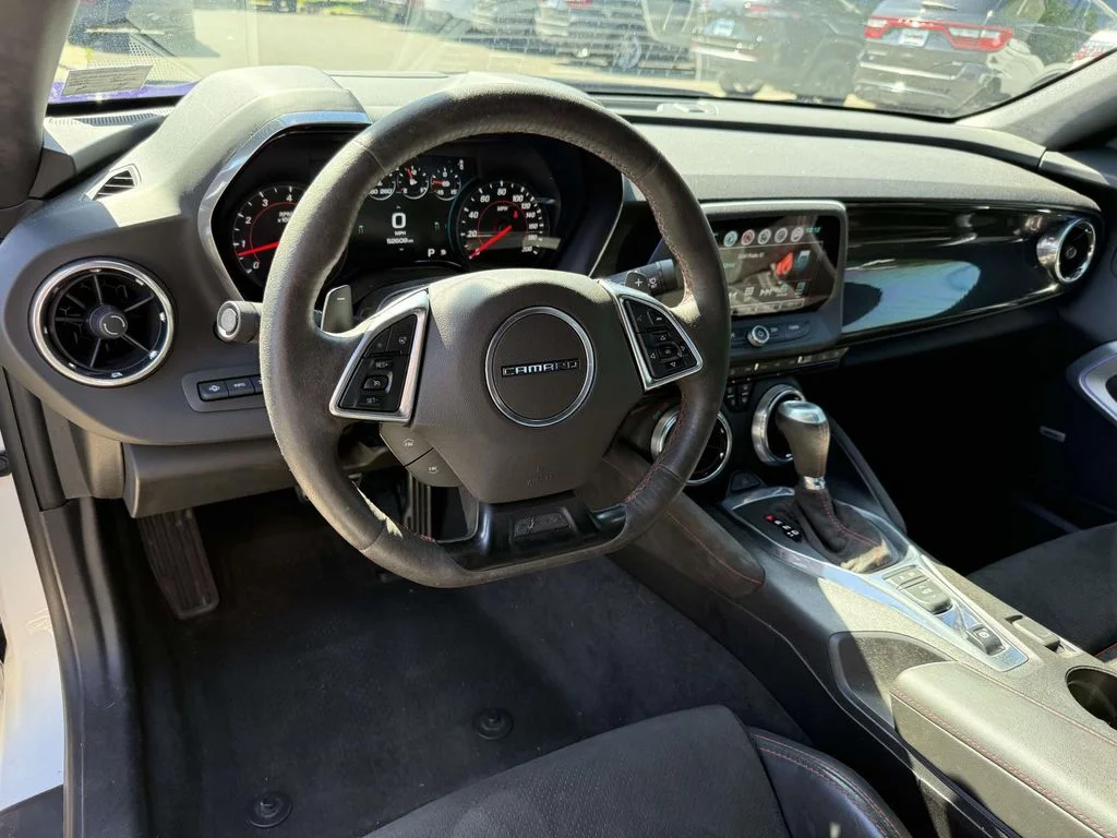 Used 2017 White Chevrolet ZL1 image 2