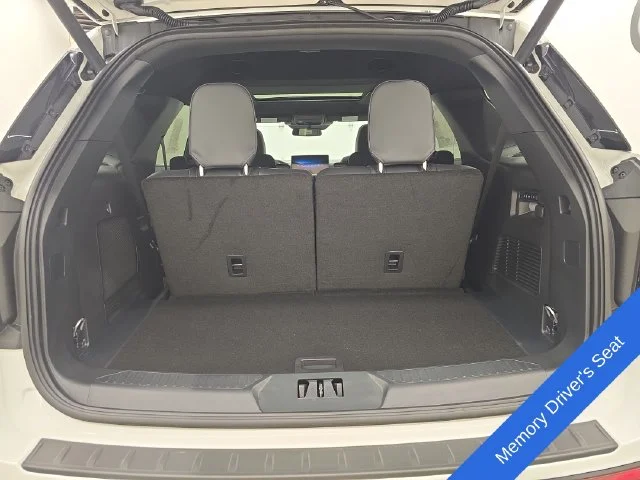 New 2027 Star White Metallic Tri-Coat Ford Tremor® image 18