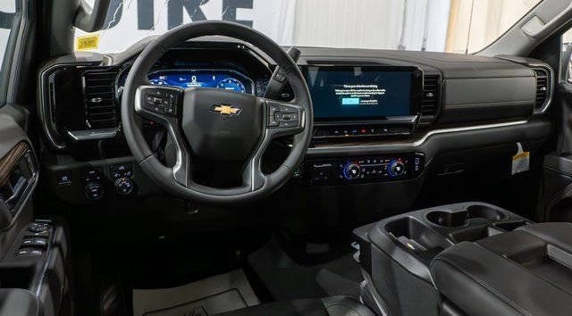 New 2026 Summit White Chevrolet LT (2FL) image 10