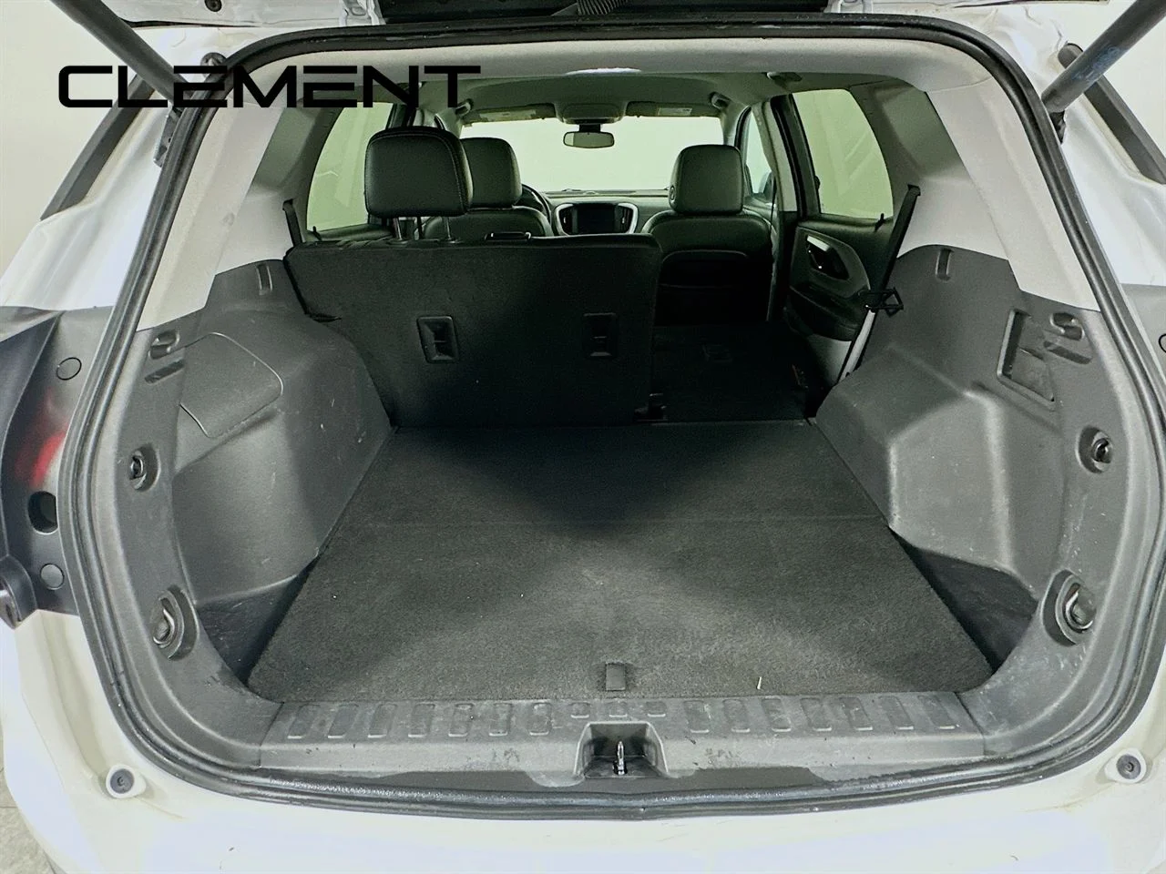 Used 2023 Summit White GMC SLT image 11
