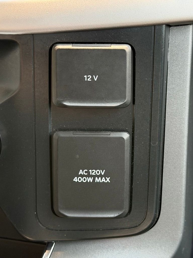 Used 2022 Black Ford XLT image 15