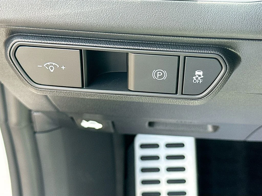 New 2026 Snow White Pearl Kia GT-Line Turbo image 10